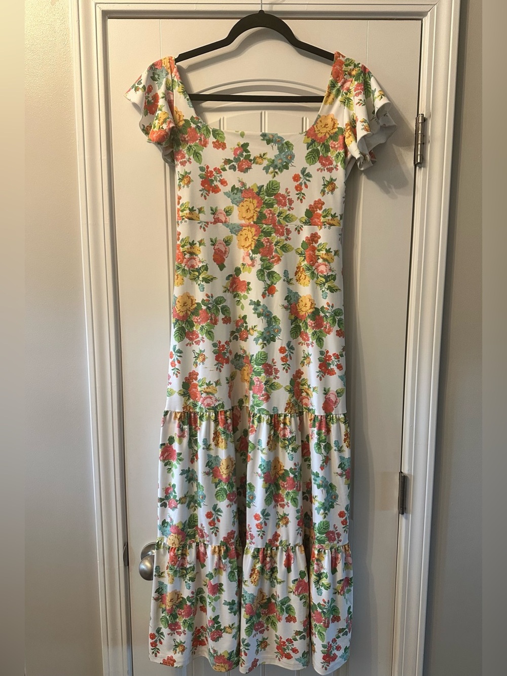 Smith and Quinn Bitty Cape Garden Floral Tiered Dress with Flutter Sleeves Small - Picture 2 of 10